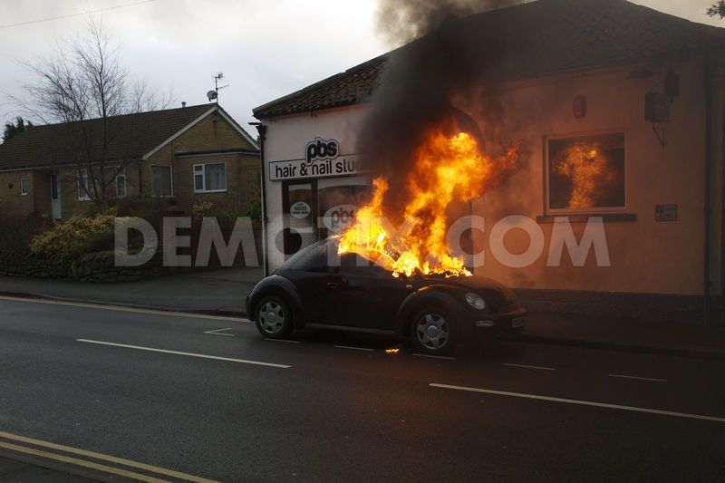 1355735771-car-fire-in-cayton-north-yorkshire_1681686